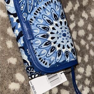 Vera Bradley Blue Star Medallion Wristlet